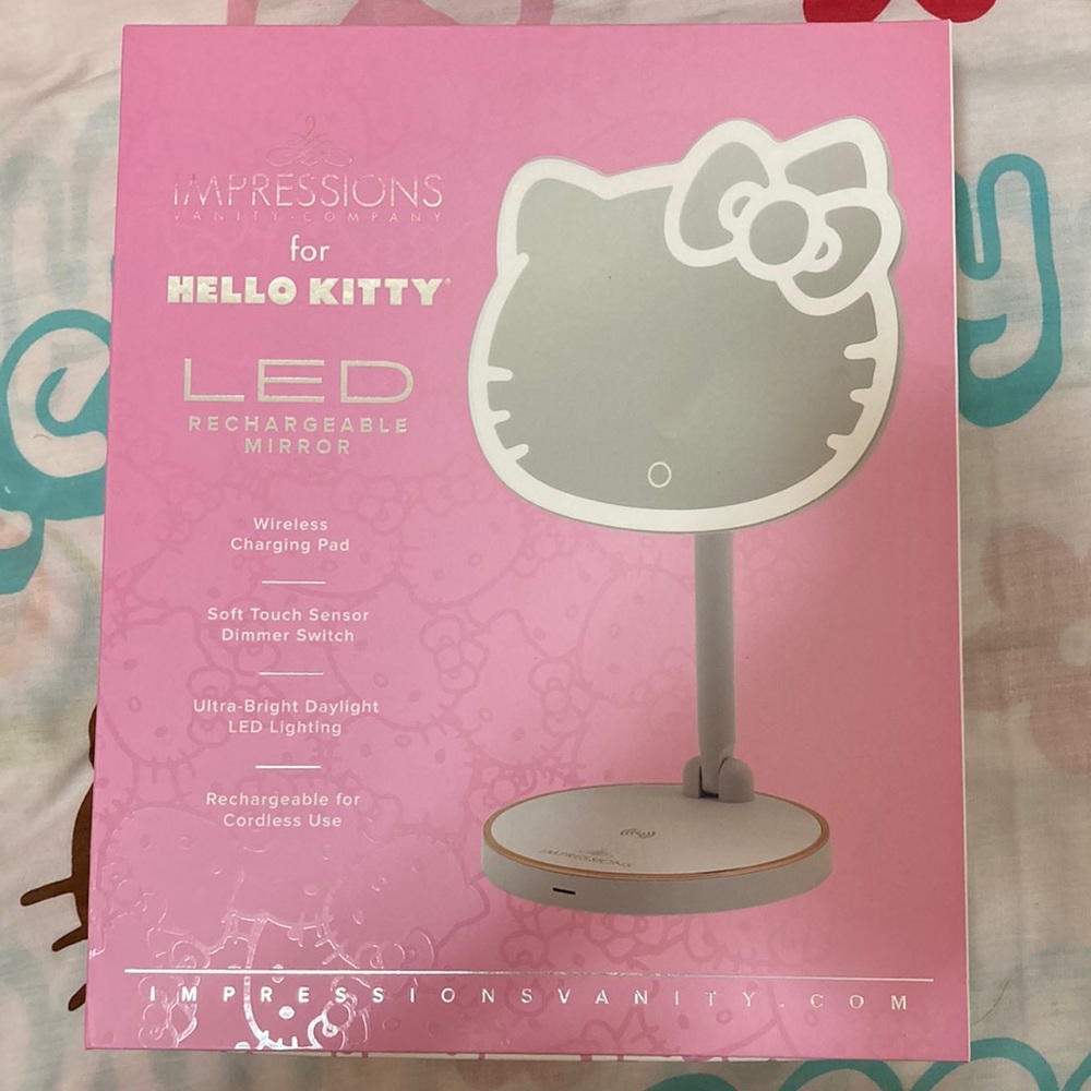 Hello Kitty LED rechargeable mirror